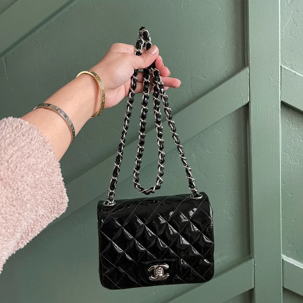 ❌SOLD❌EUC Chanel Classic Flap Mini Square Patent Black Silver HW Crossbody - Picture 2 of 16